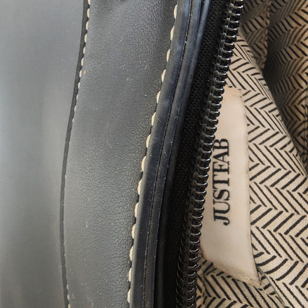 JustFab Black Purse With Silver Hardware With Shoulder Strap - Picture 7 of 8